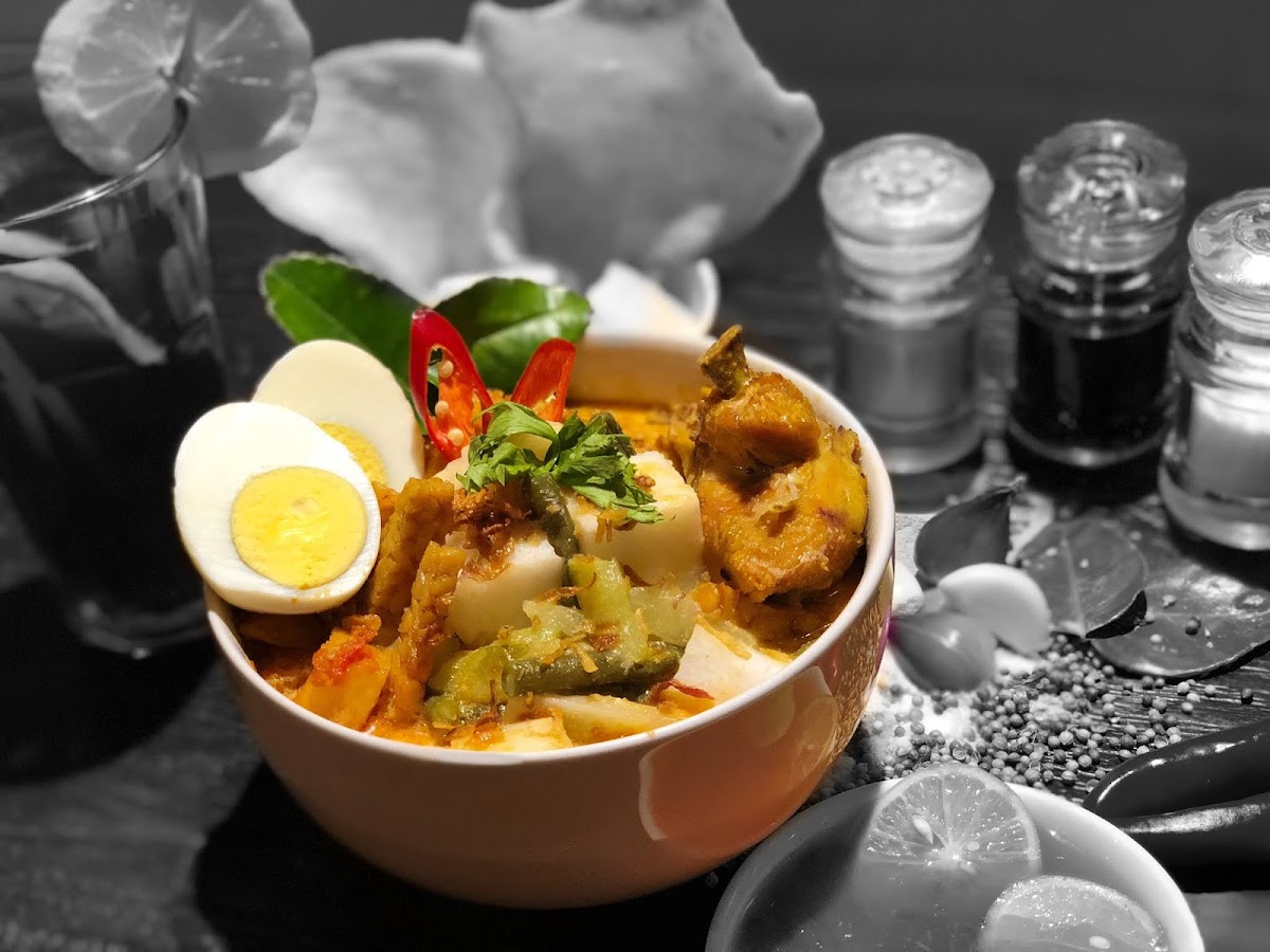 Breso Resto & Coffee - Green Pramuka Square Photo 5