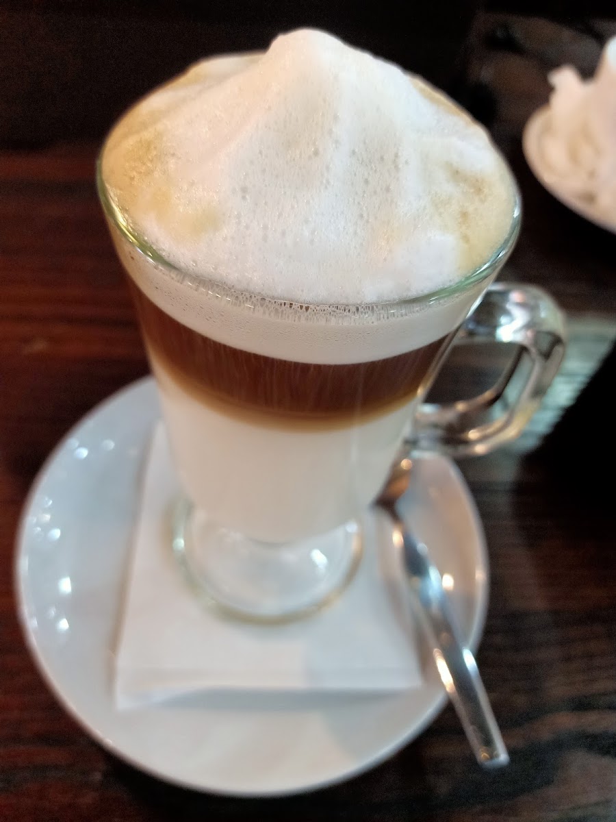 Breso Resto & Coffee - Green Pramuka Square Photo 6