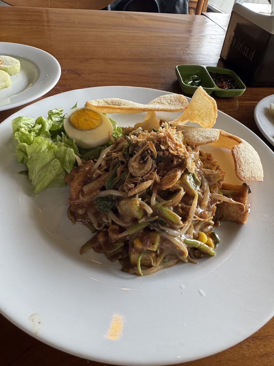 Breso Resto & Coffee - Green Pramuka Square Photo 9