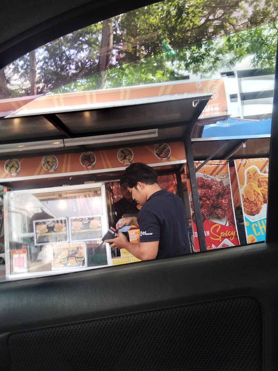 Muiz Hot Chicken Sg Besi Photo 3