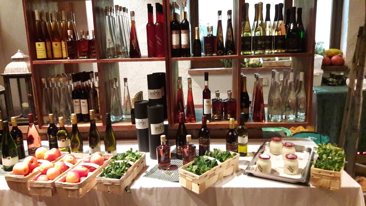 Bauer's Stuben wine bar Photo 8
