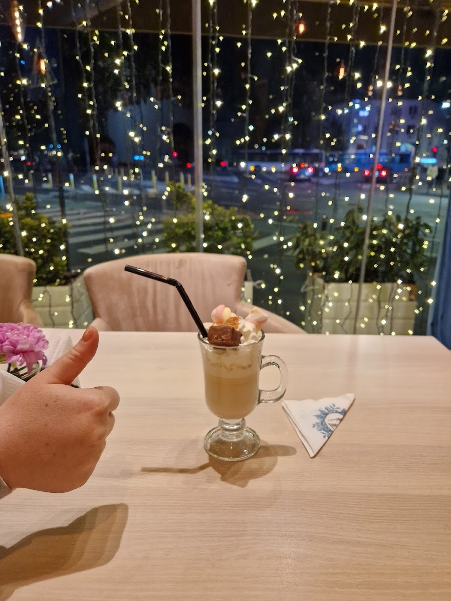 High Heels Cafe Photo 8