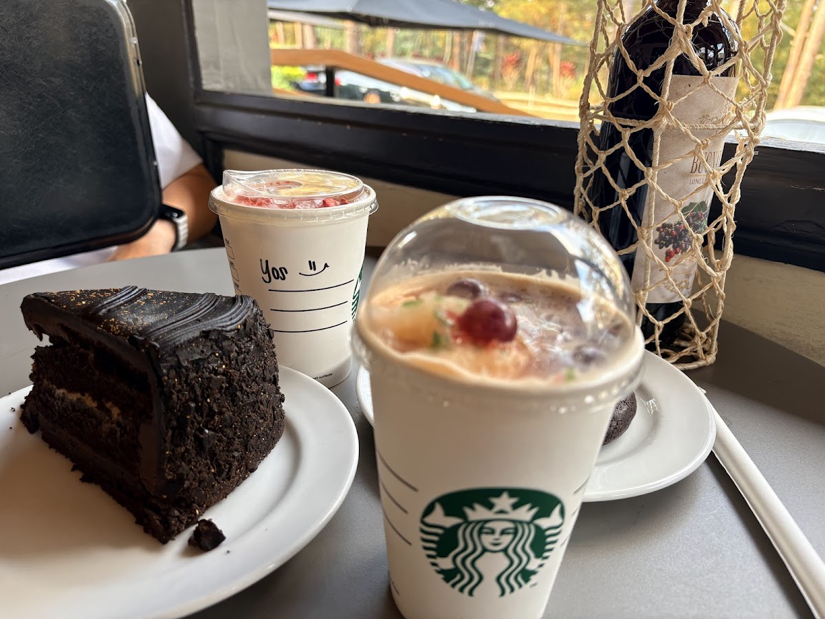 Starbucks Camp John Hay Photo 3
