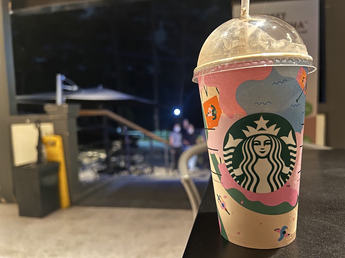 Starbucks Camp John Hay Photo 4