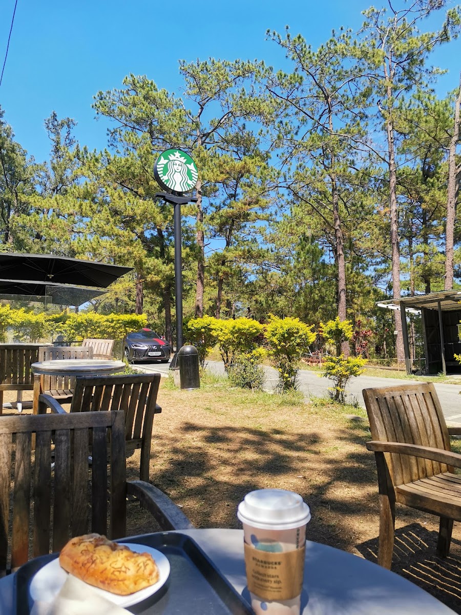 Starbucks Camp John Hay Photo 8