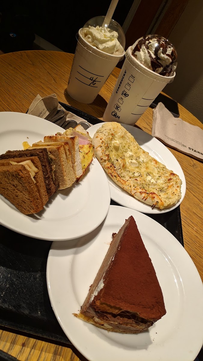 Starbucks Camp John Hay Photo 9