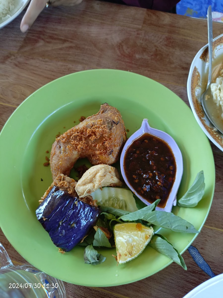 Warung Terapung kampung Biru Mama Amel Photo 7
