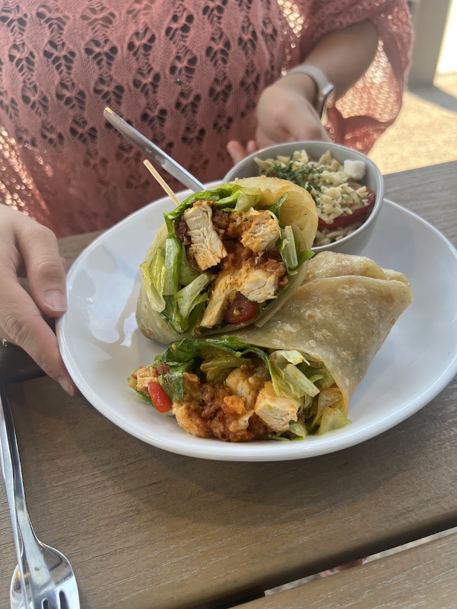 Chicken N Pickle - St. Charles Photo 10