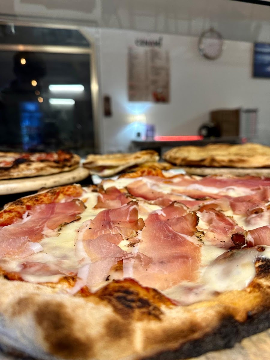 Pizzeria Cenami Photo 2