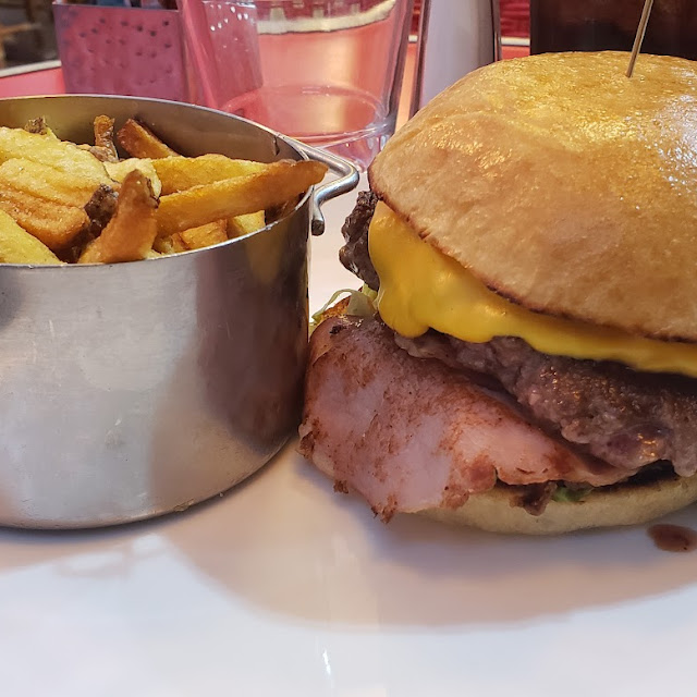 Cheeseburger and Fries