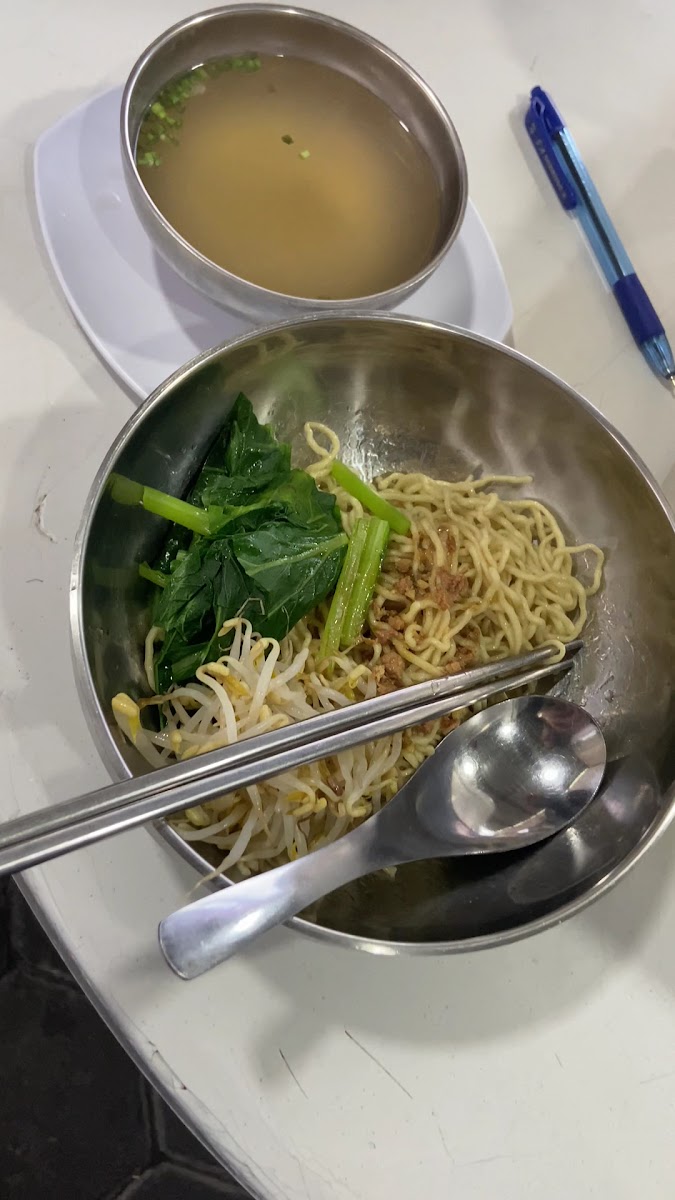 Mie Kriting Awie Photo 2