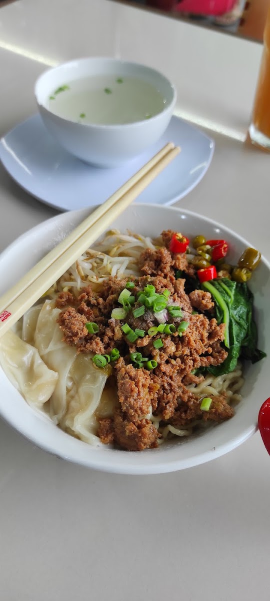 Mie Kriting Awie Photo 5
