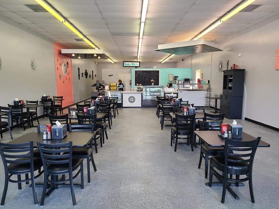 Hollie's Hometown Kitchen, Catering & Desserts LCC