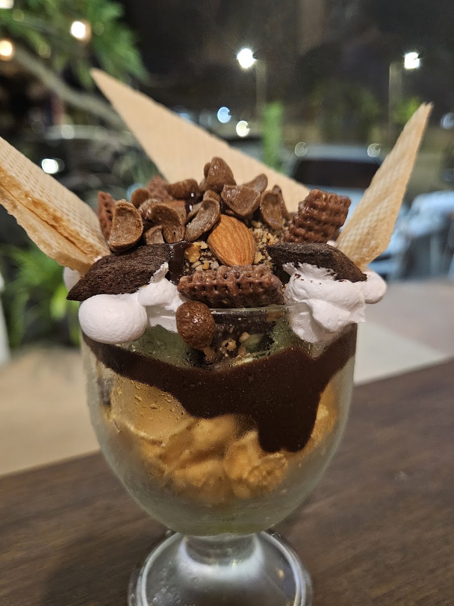Sidewalk Ice-Cream Lounge Photo 10