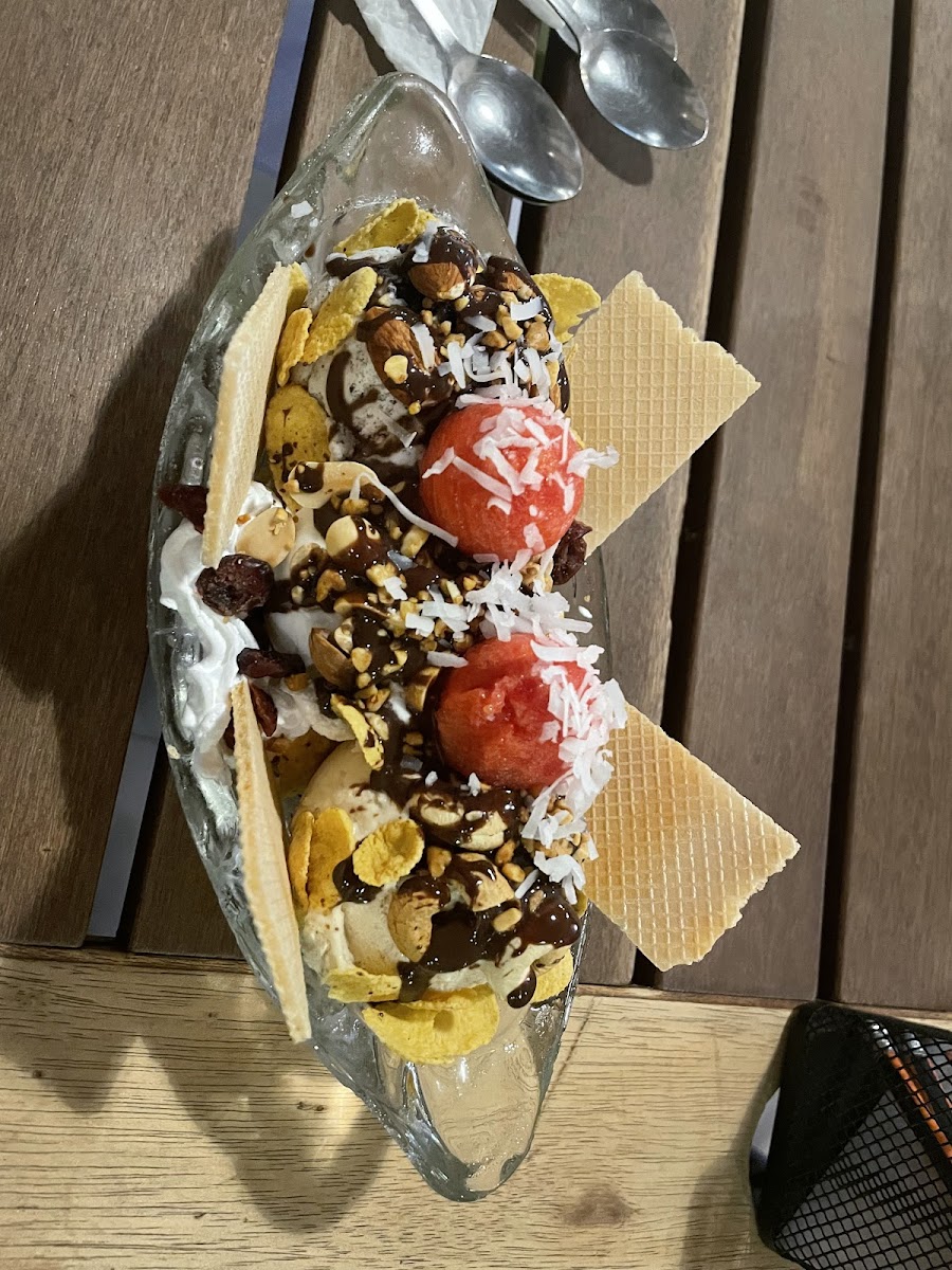 Sidewalk Ice-Cream Lounge Photo 4
