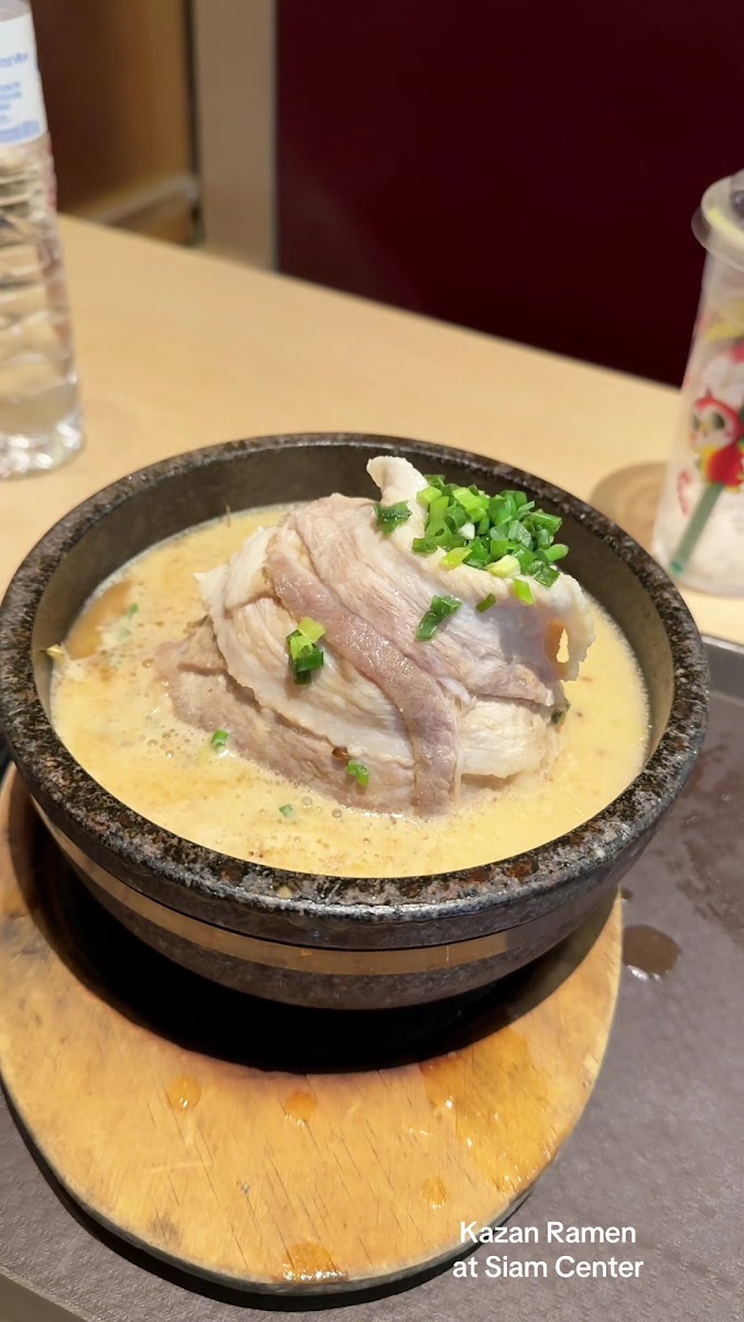Tonkotsu Kazan Ramen (Siam Center) Photo 2