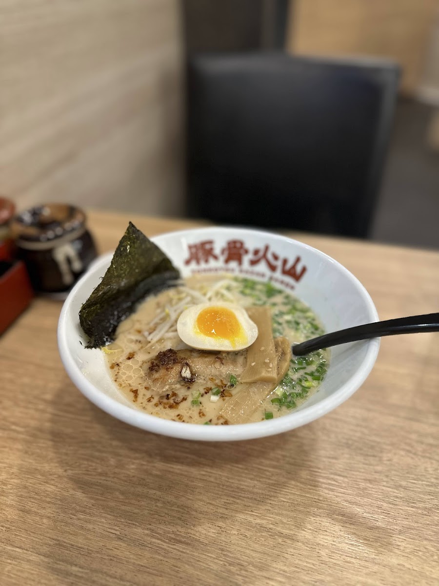 Tonkotsu Kazan Ramen (Siam Center) Photo 6