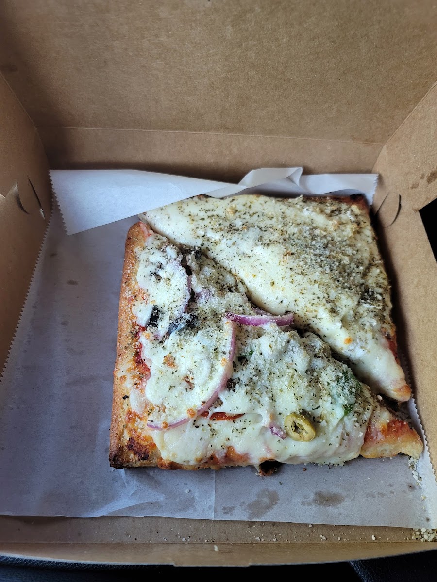 Fellini's Pizza Photo 10