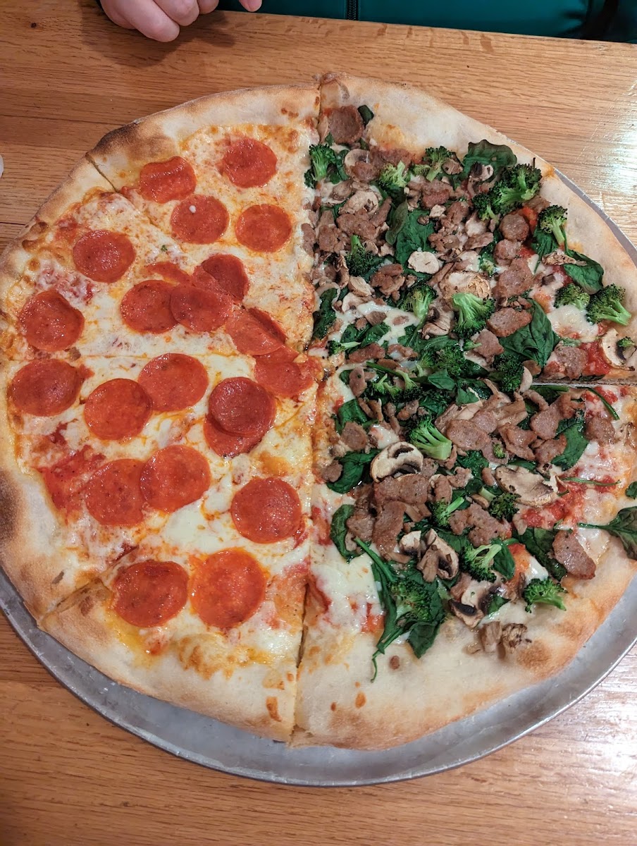 Fellini's Pizza Photo 6