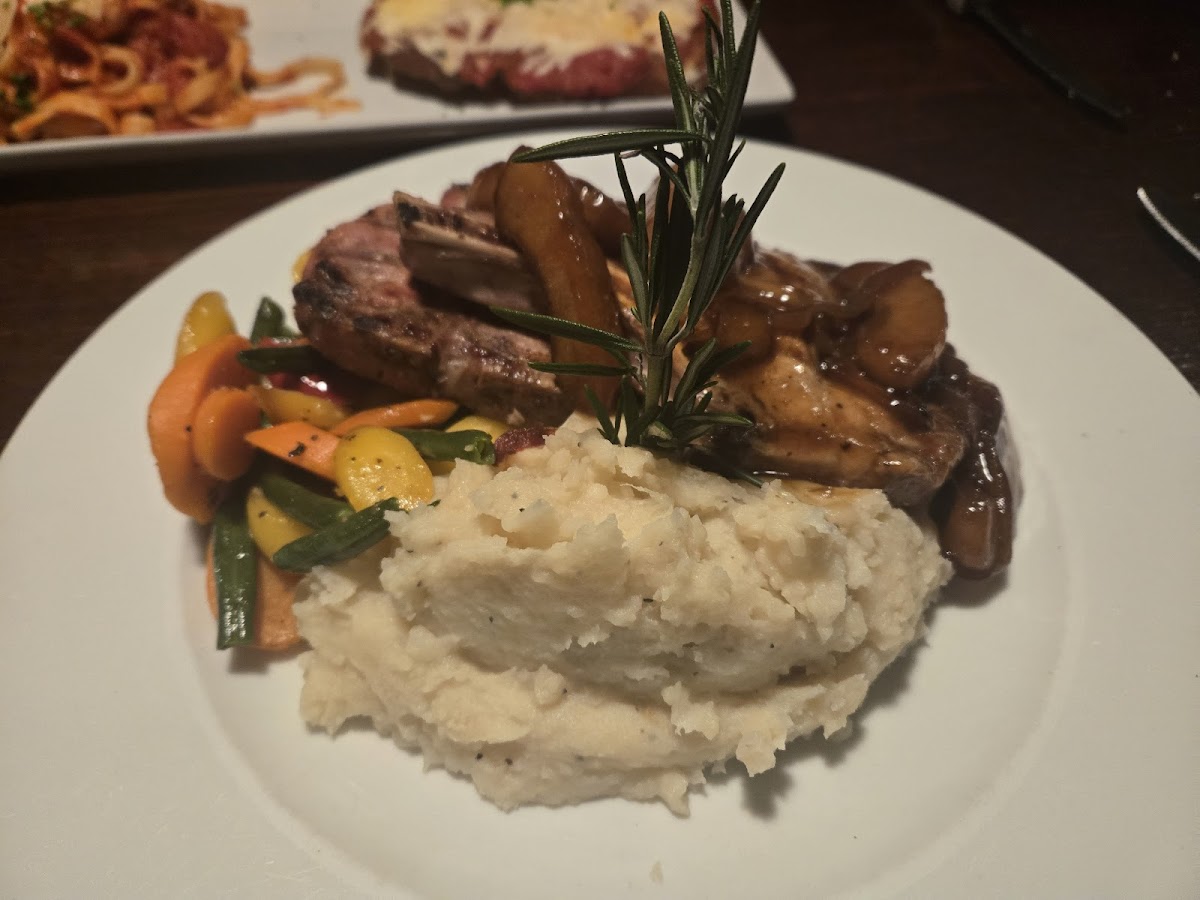 Waterstone Grill Photo 3