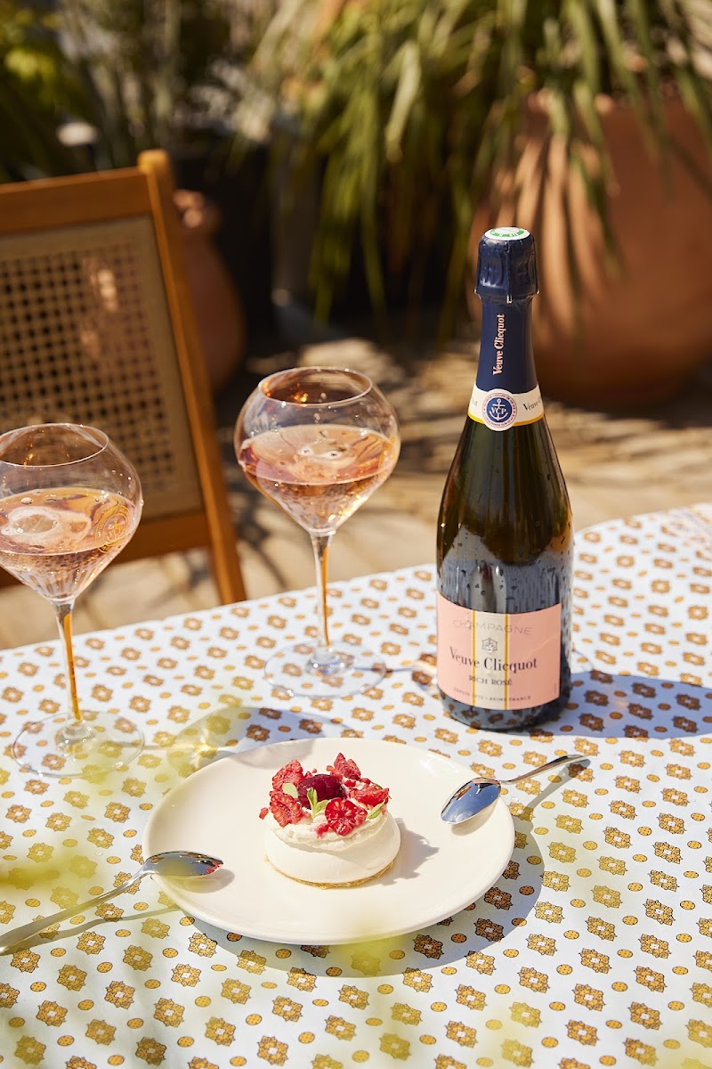 LE PICNIC BY VEUVE CLICQUOT Photo 7