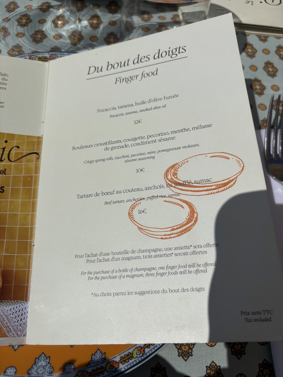 LE PICNIC BY VEUVE CLICQUOT Photo Menu 2