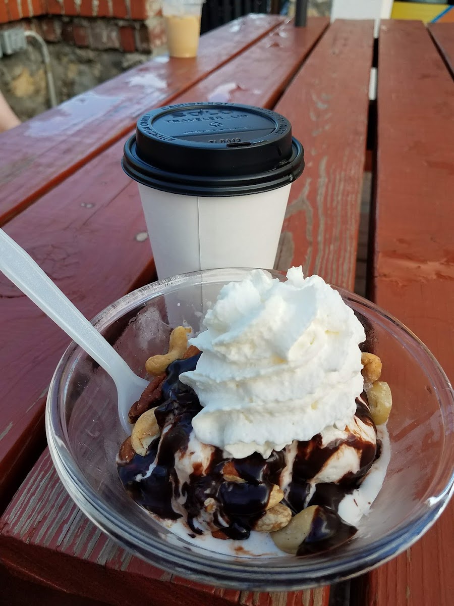Betty Rae's Ice Cream Photo 5