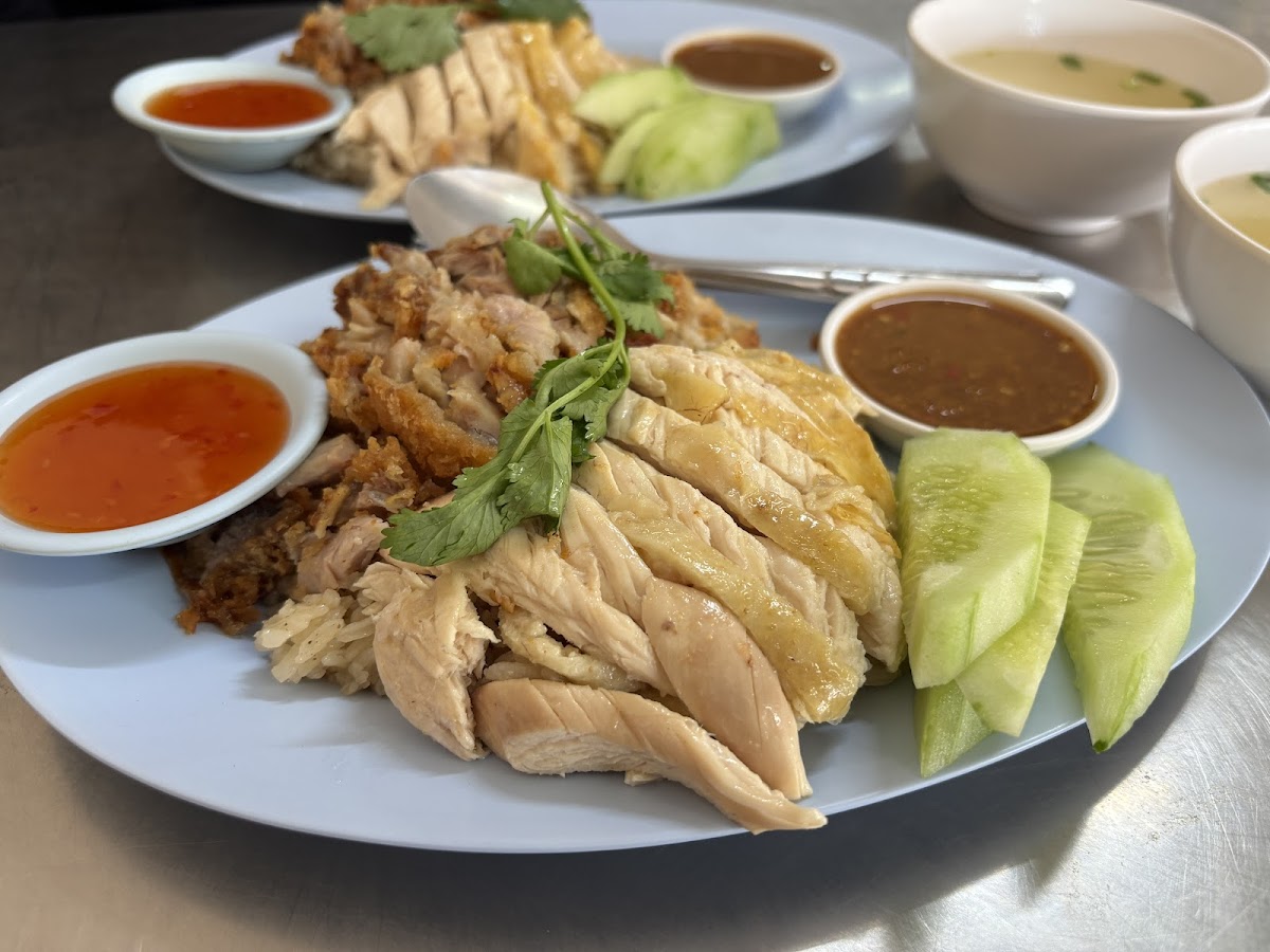 Lek Chicken Rice KK Photo 2