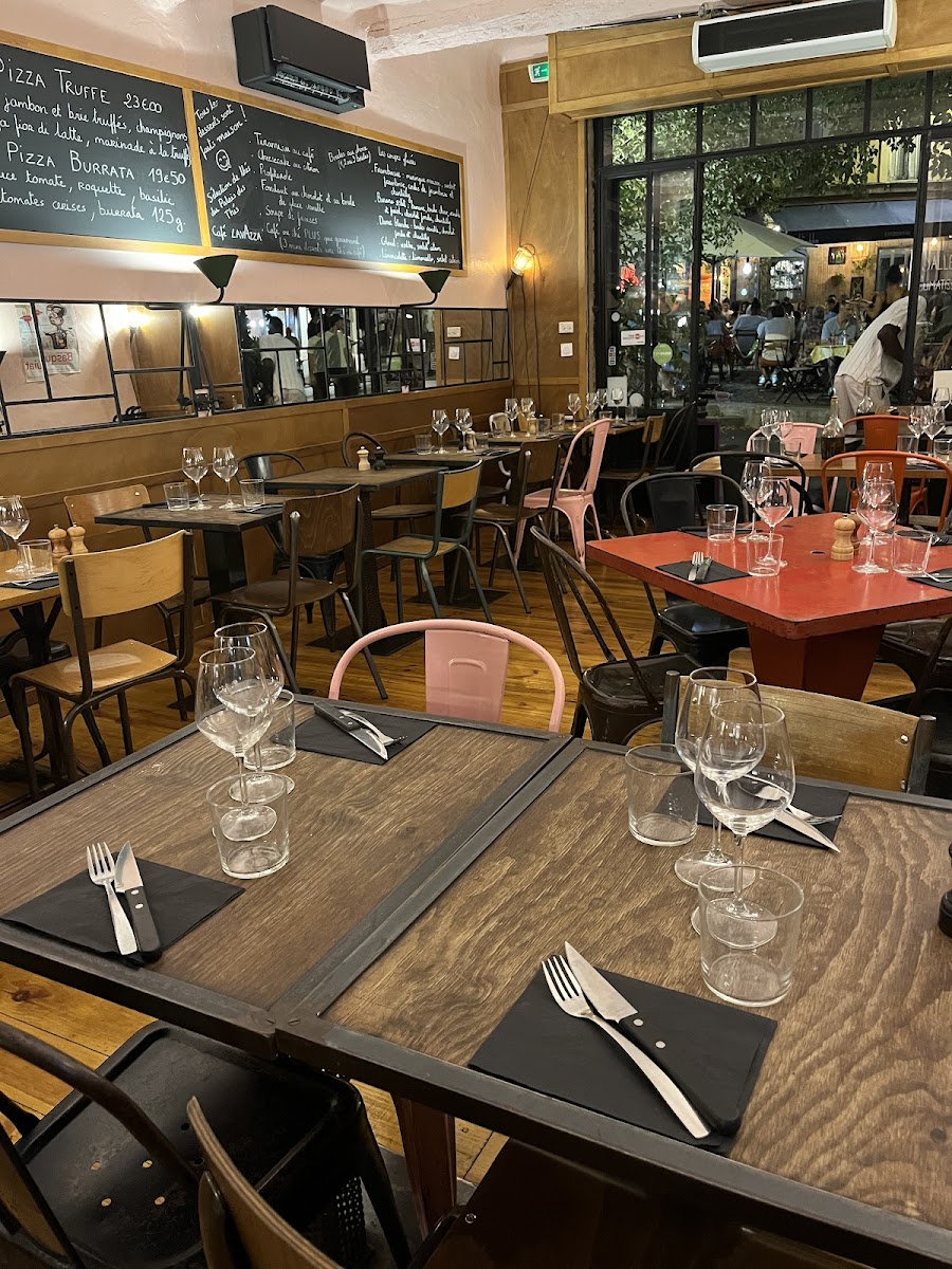 Le Four sous le Platane