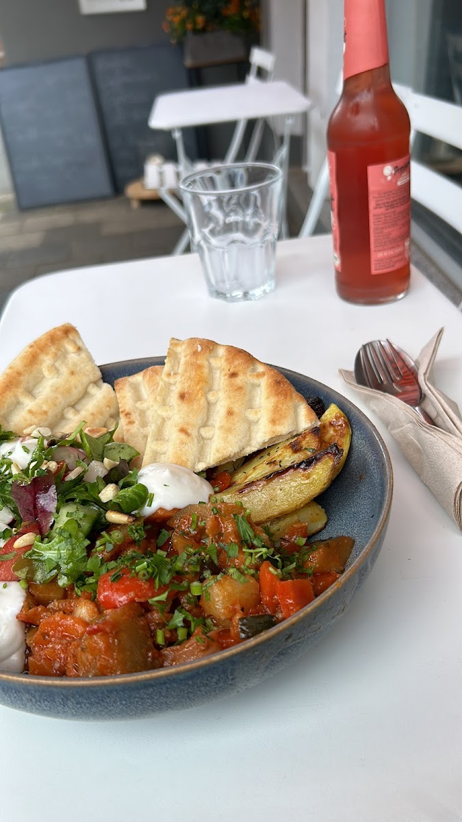 plantyful - vegan takeaway café Photo 8