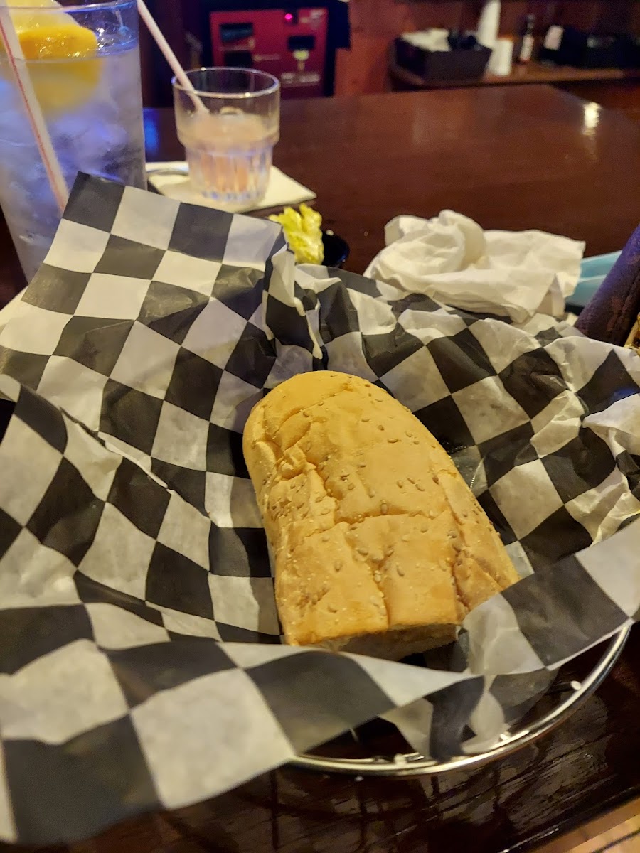 Florentine Sports Lounge Photo 8