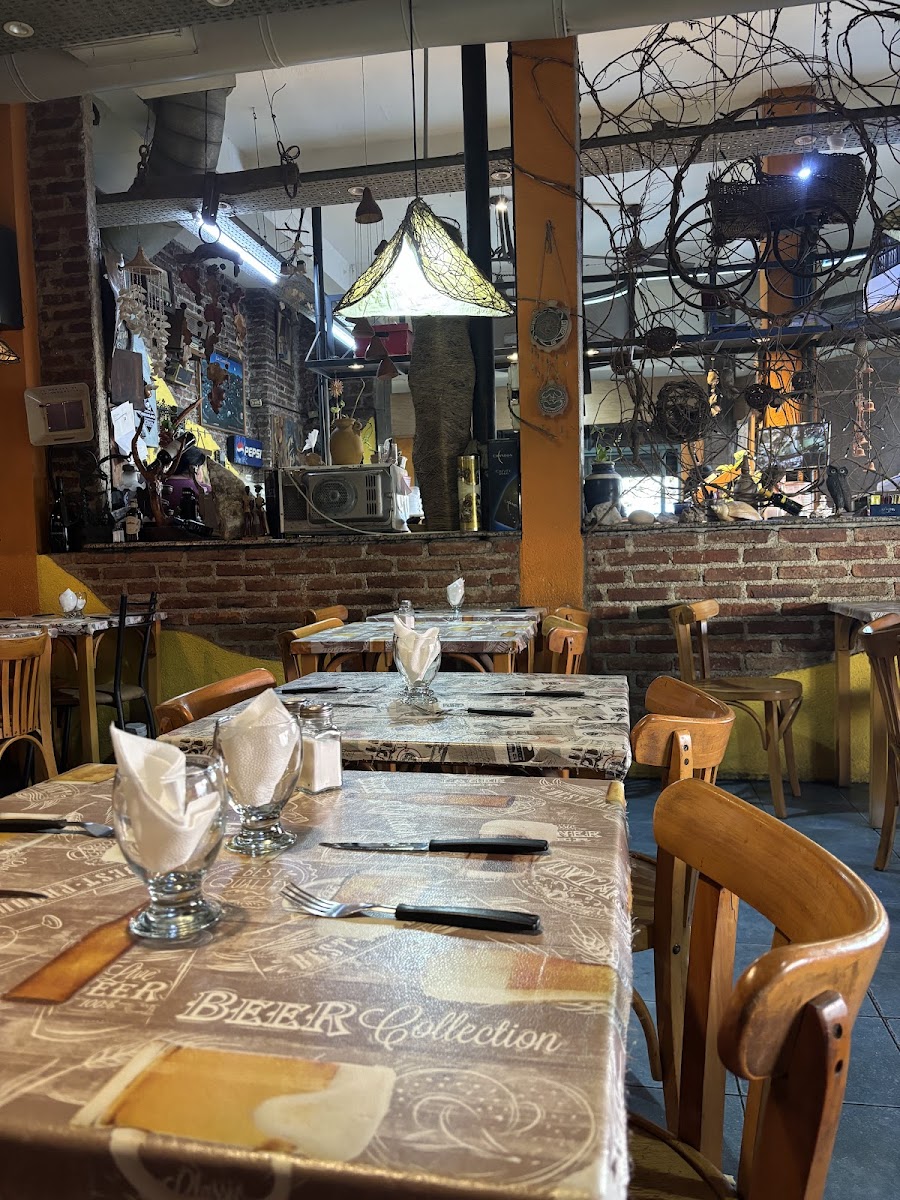 R&H – Autoservicio de Comidas