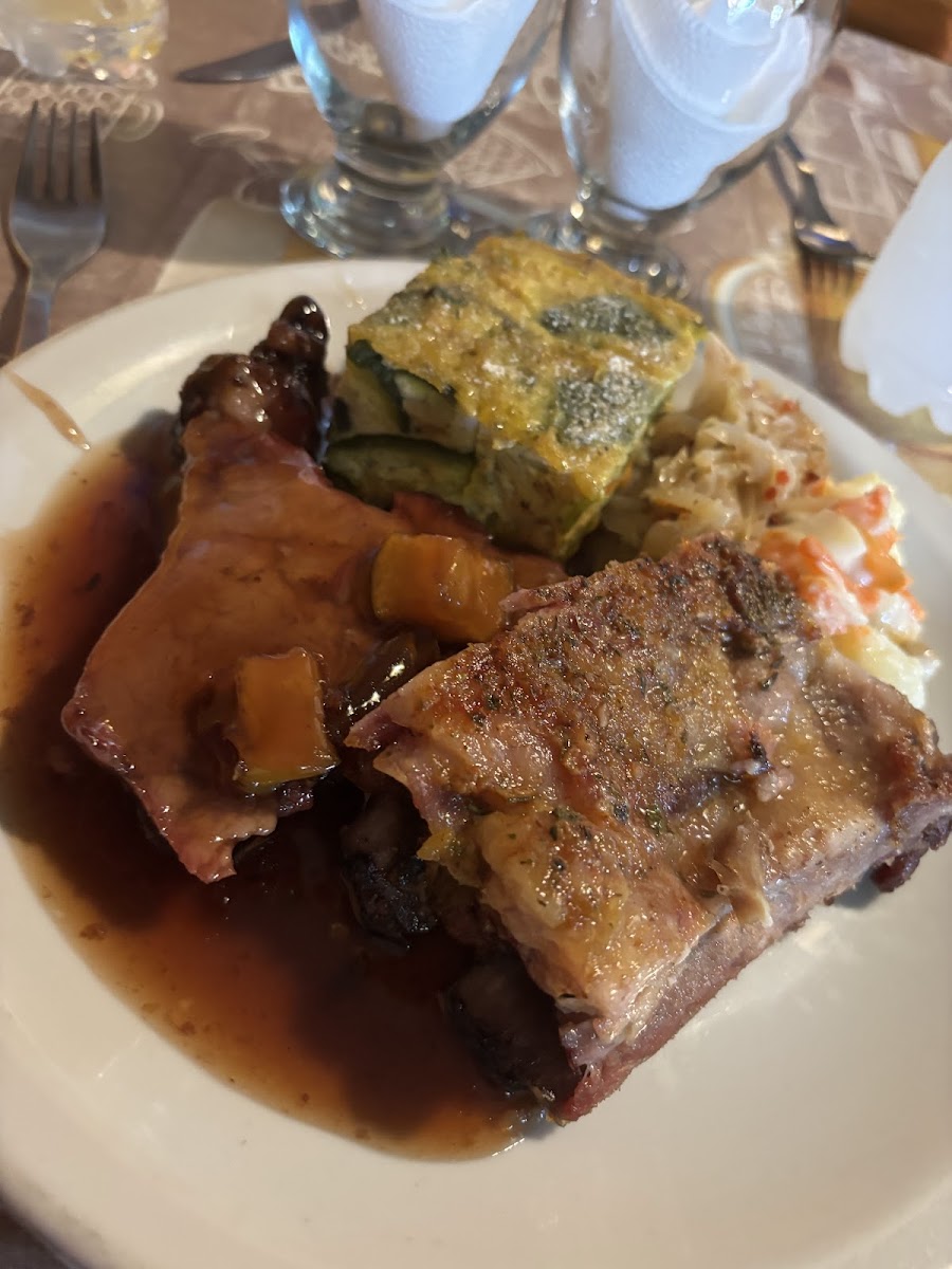 R&H – Autoservicio de Comidas Photo 3