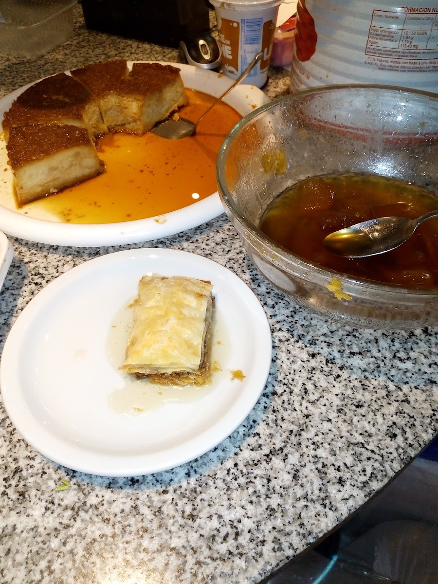 R&H – Autoservicio de Comidas Photo 5