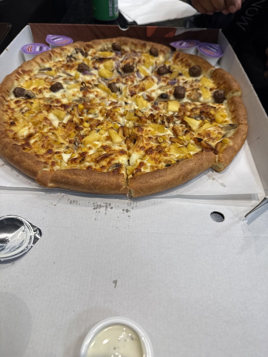 Full Moon Pizza Photo 9