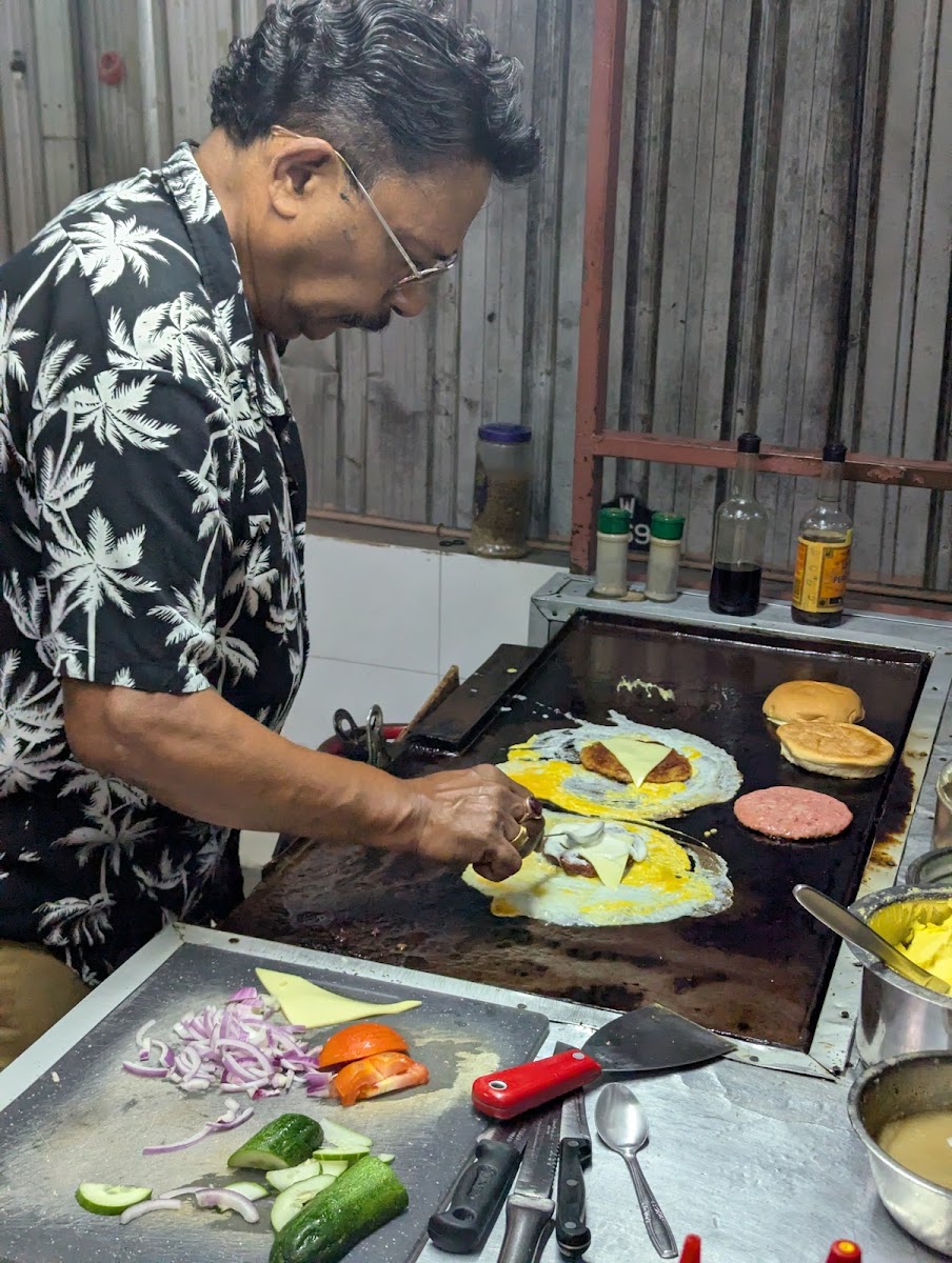 Charlie’s Burgers Photo 3