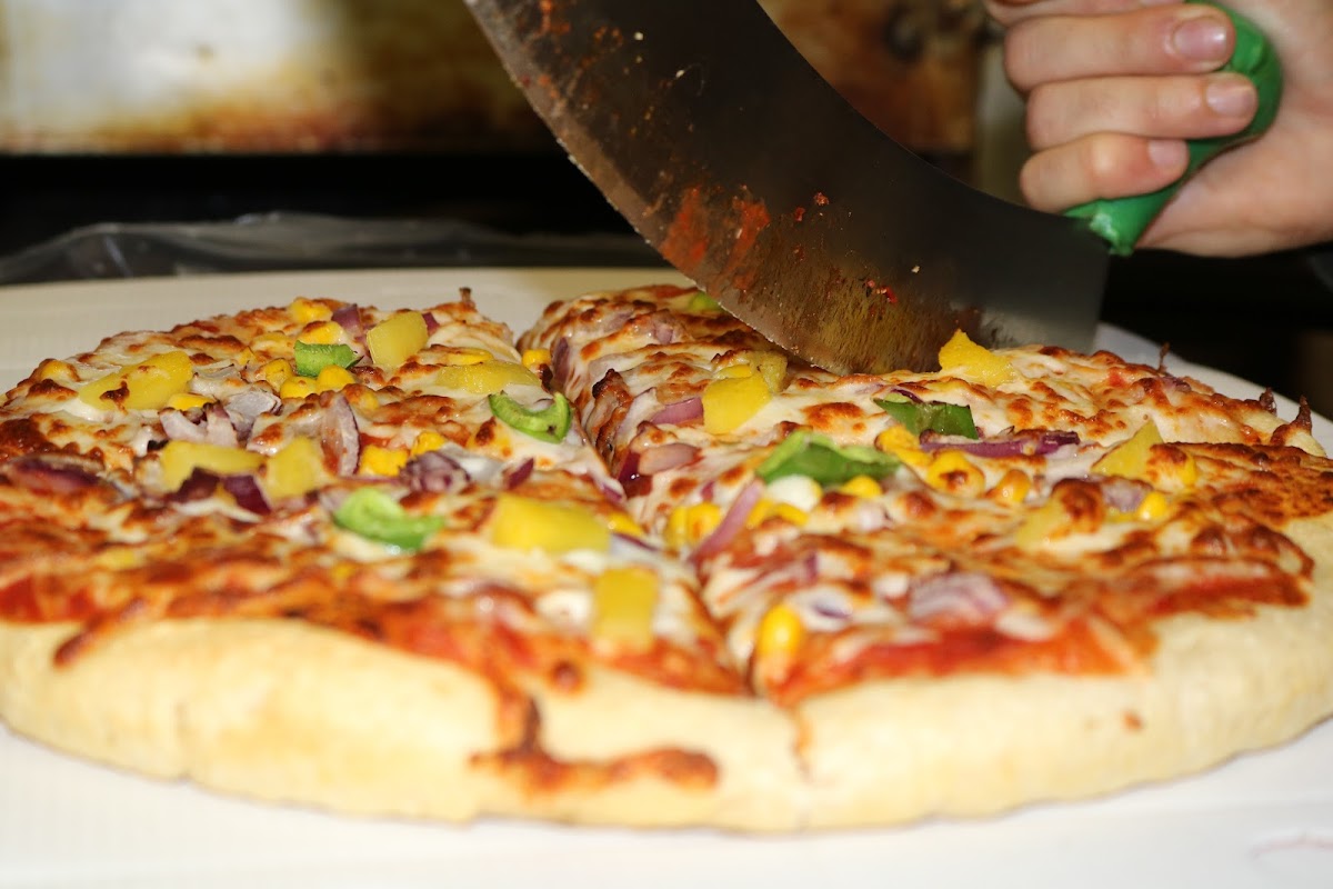 Mobeens Takeaway Pizza and Grill Photo 5