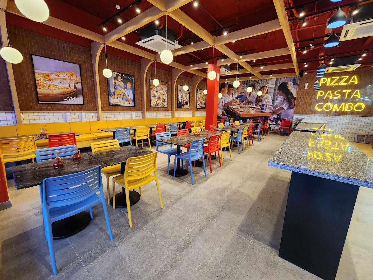 Angel's Pizza - Monumento Photo 9