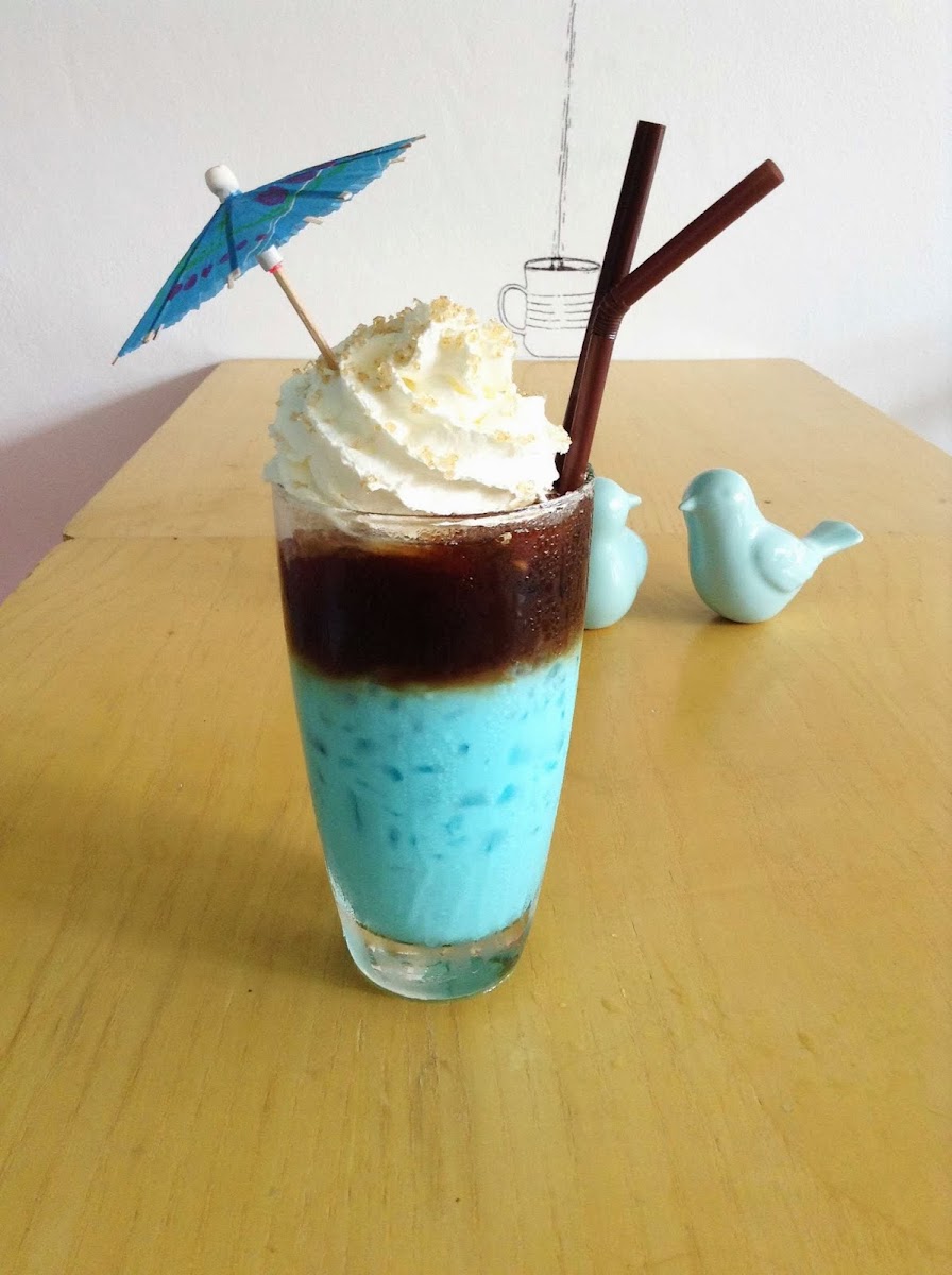La Mer Cafe & Design Photo 3