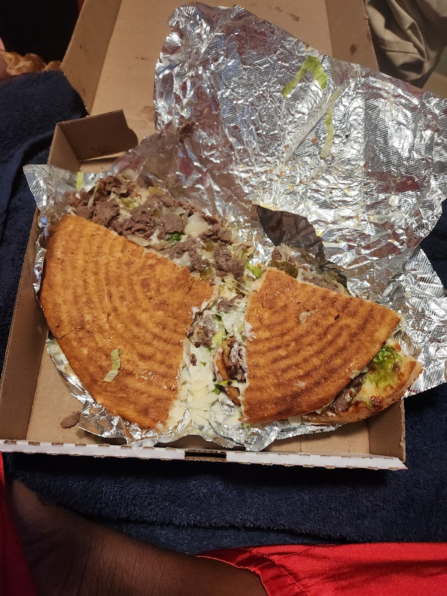Fox's Pizza Den Photo 3