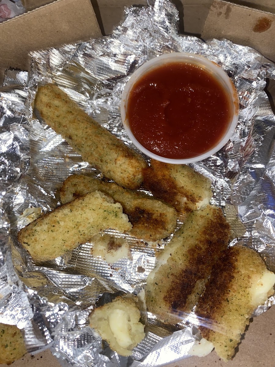 Fox's Pizza Den Photo 7