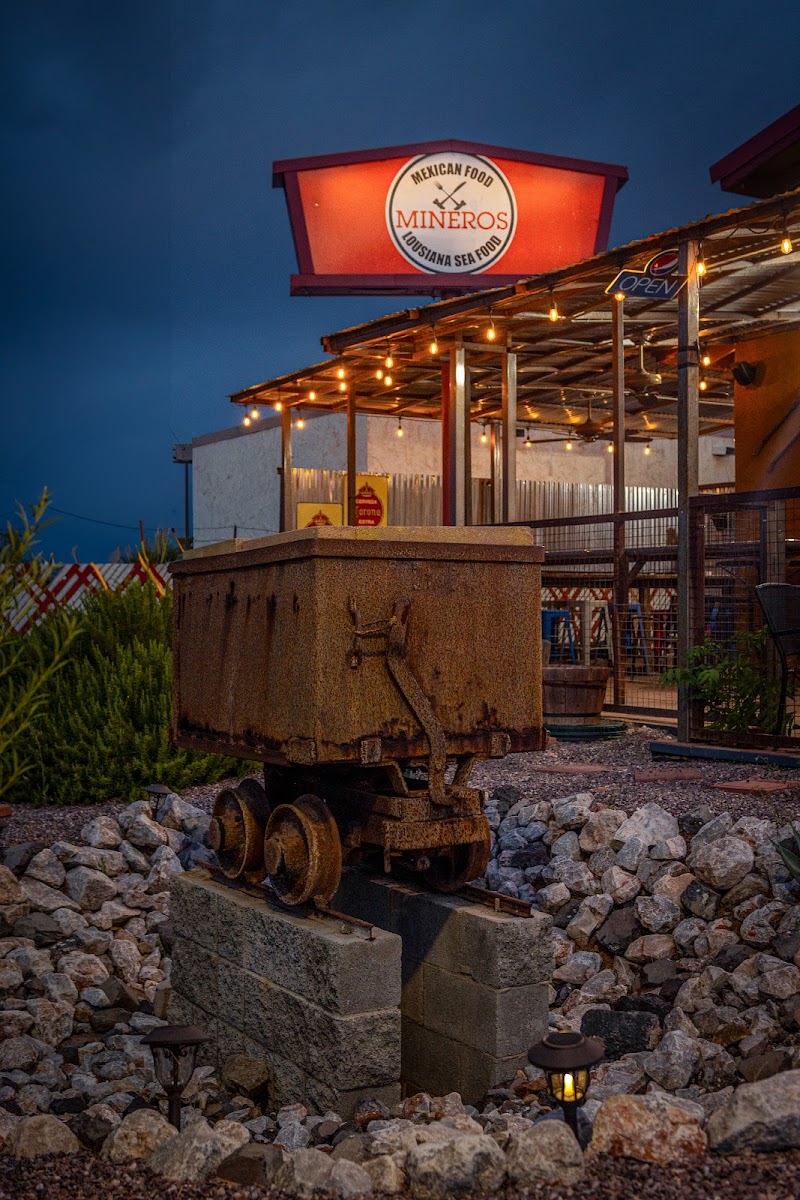Mineros Restaurant Photo 3