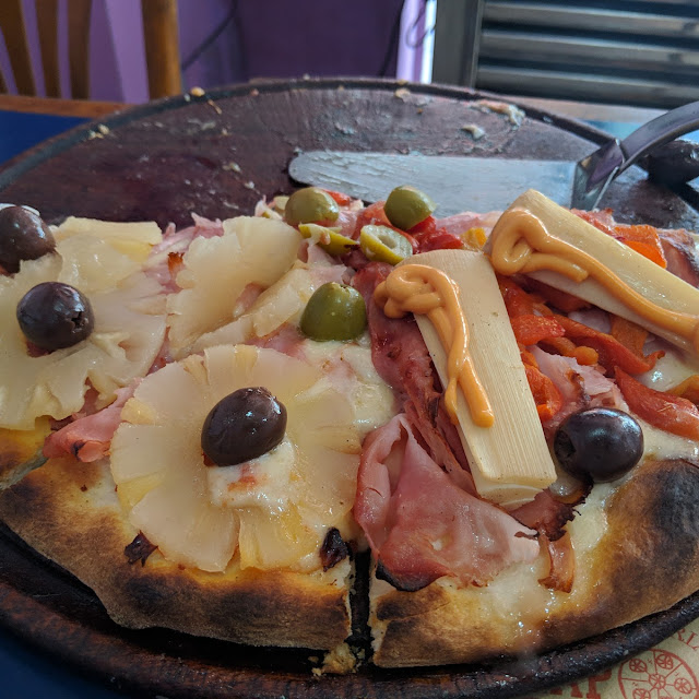 Pizza de Jamón Y Morrones