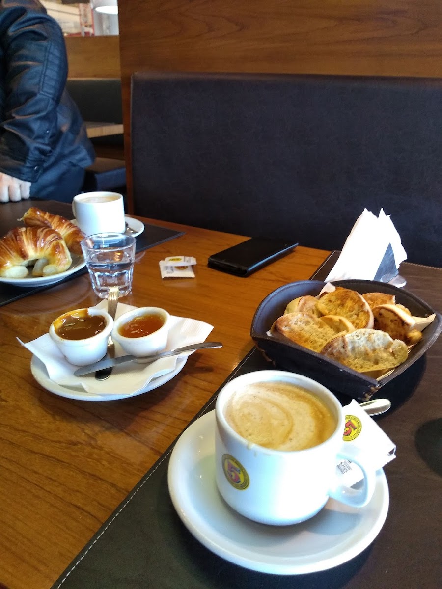Coto Expreso Photo 3