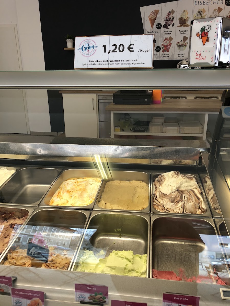 Eiscafé Riviera - Eisdiele Wörth a. d. Isar Photo 3