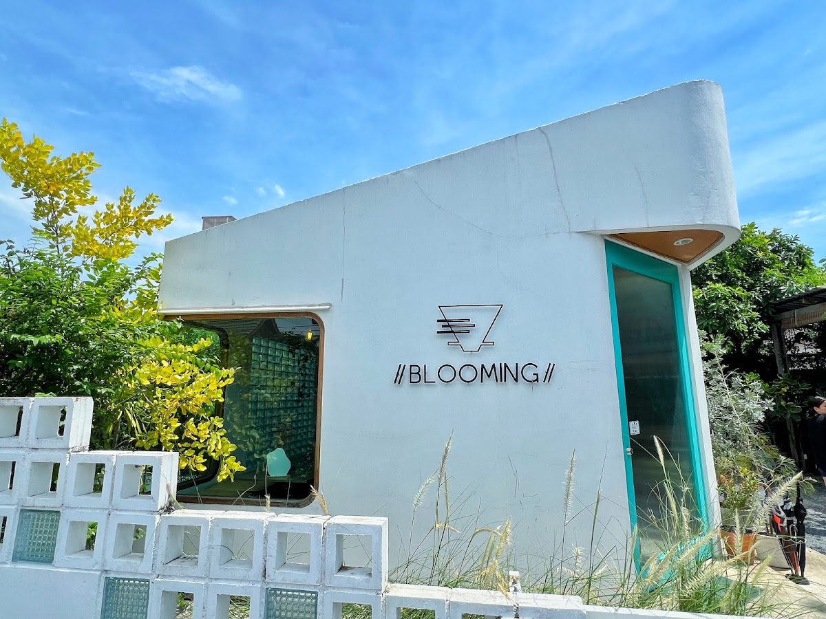 Blooming Cafe
