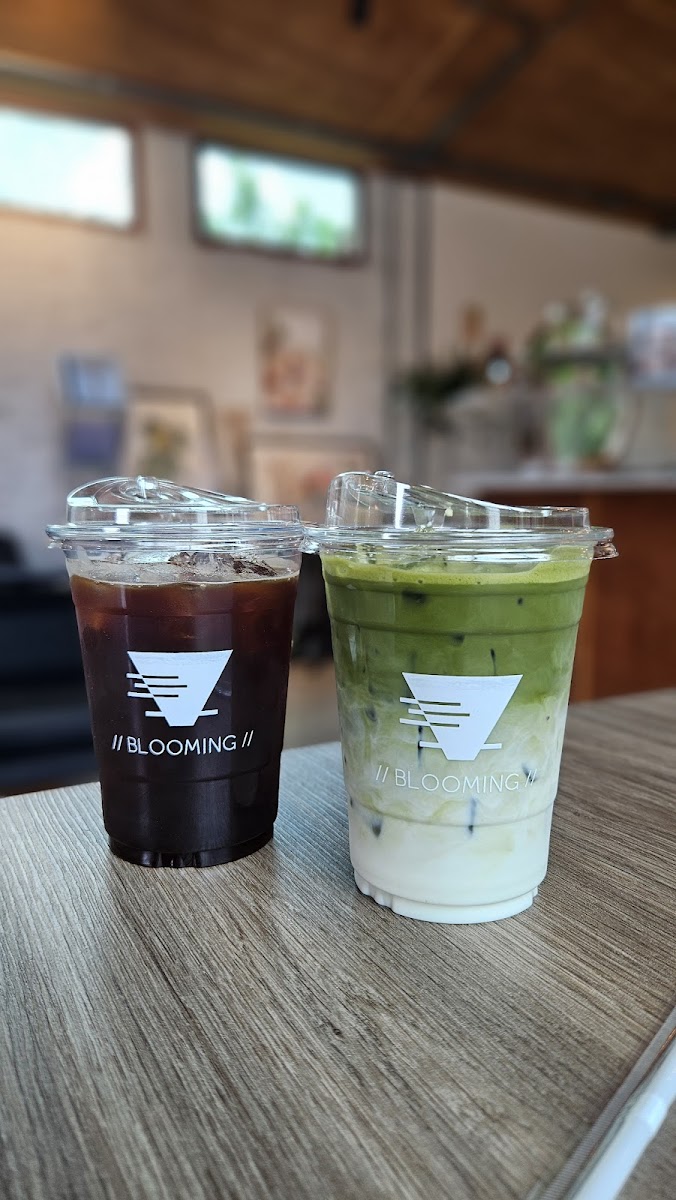 Blooming Cafe Photo 7