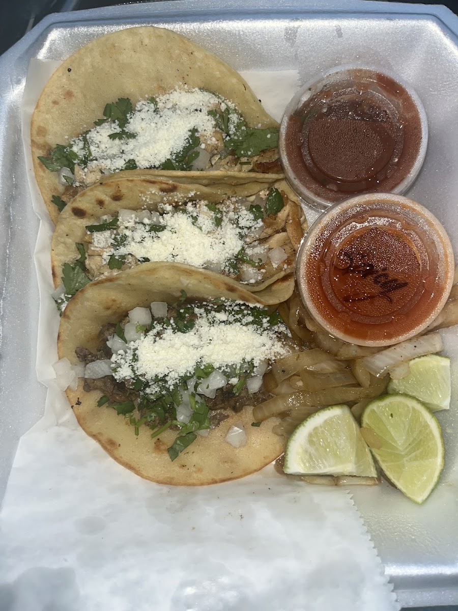 La Estrella Food Truck Photo 2