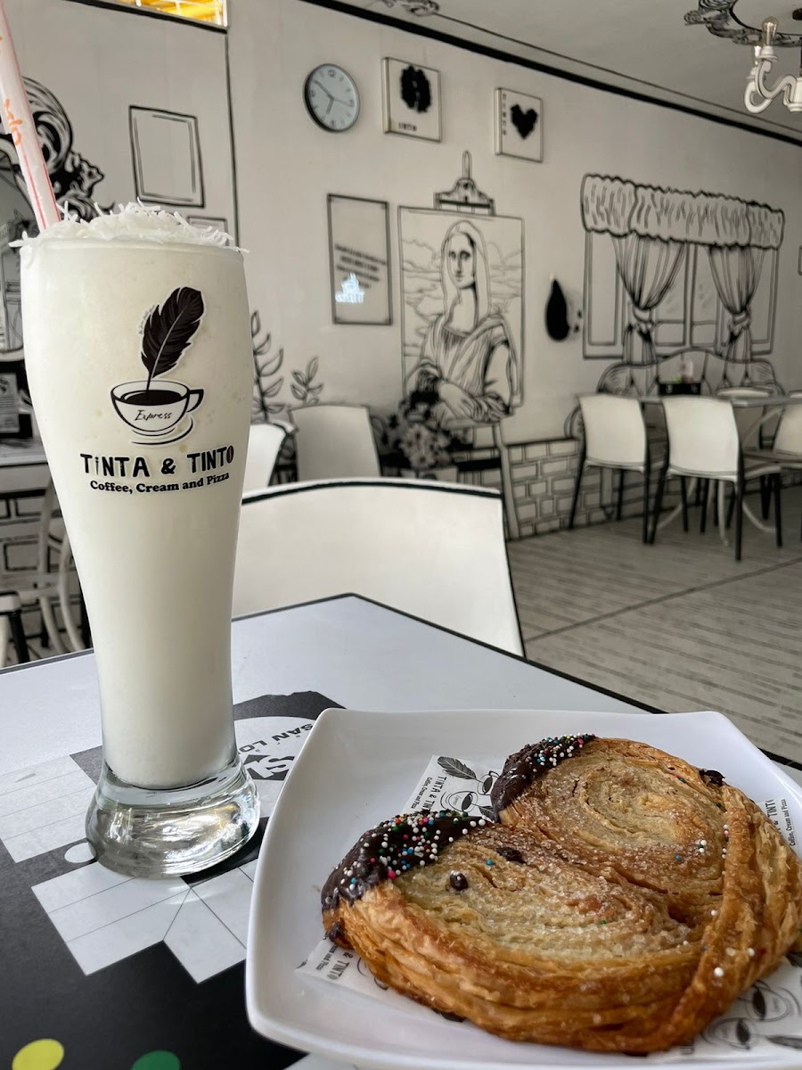 Tinta y Tinto Café Photo 9