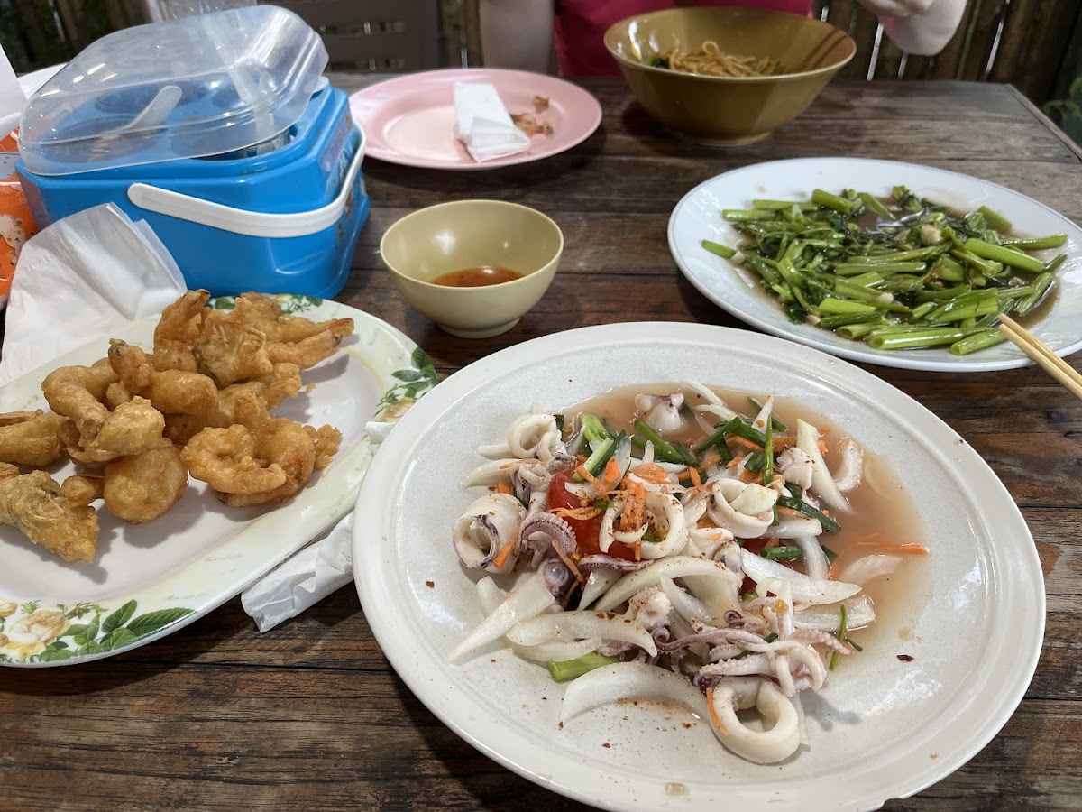 Luk Nun Shop (Old Ubon Larb)